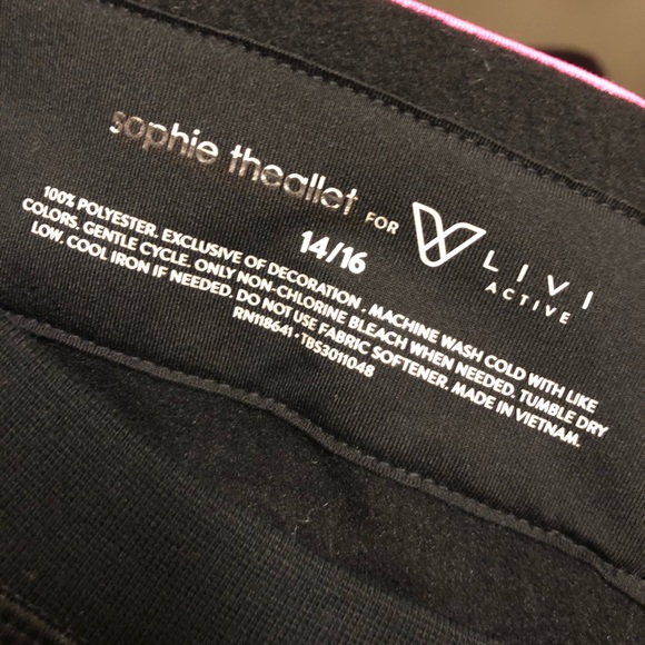 SOLD ❗️Livi Active Black Crop Top NWOT - Picture 6 of 6